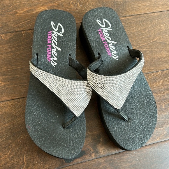 Skechers Shoes - SKECHERS Yoga Foam wedge heel sandals-flip flopswomen's sz 7-rhinestones-black